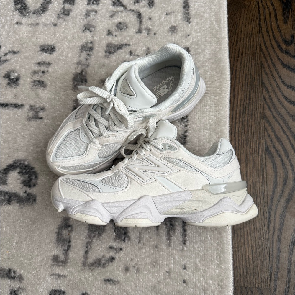 New Balance Women's 9060